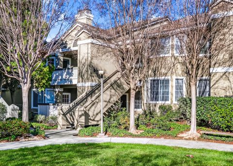 Photo of 936 Owens Lake Drive, SAN JOSE, CA 95123 (MLS # ML82030936)