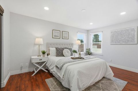 Tiny photo for 702 Winstead Court, Sunnyvale, CA 94087 (MLS # ML82046080)