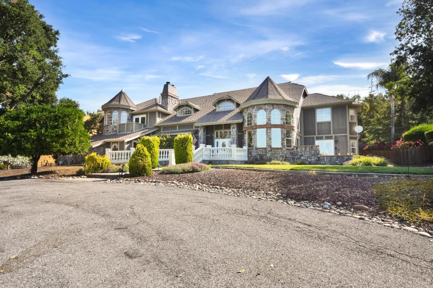 2295 Mcdonald Lane