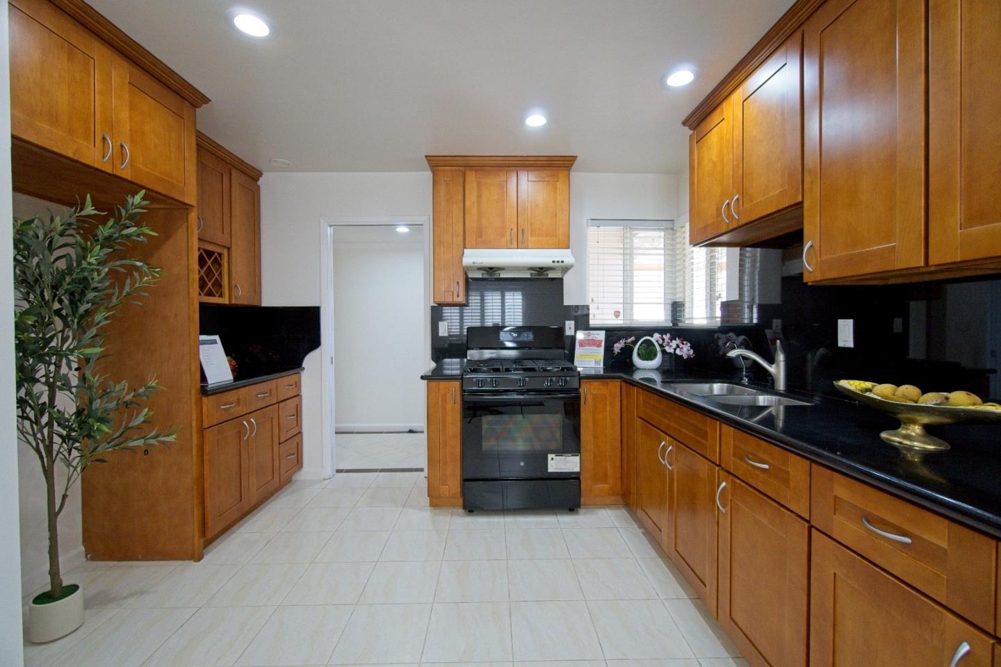 942 Junesong Way