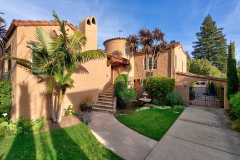 Tiny photo for 921 Arlington Road, REDWOOD CITY, CA 94062 (MLS # ML82035586)