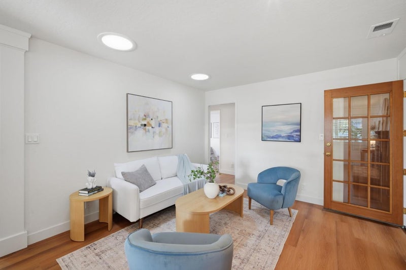 784 Sherman Oaks Drive