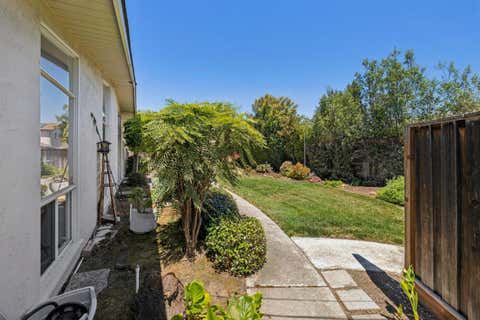 Tiny photo for 5573 Bigoak Drive, SAN JOSE, CA 95129 (MLS # ML82053672)
