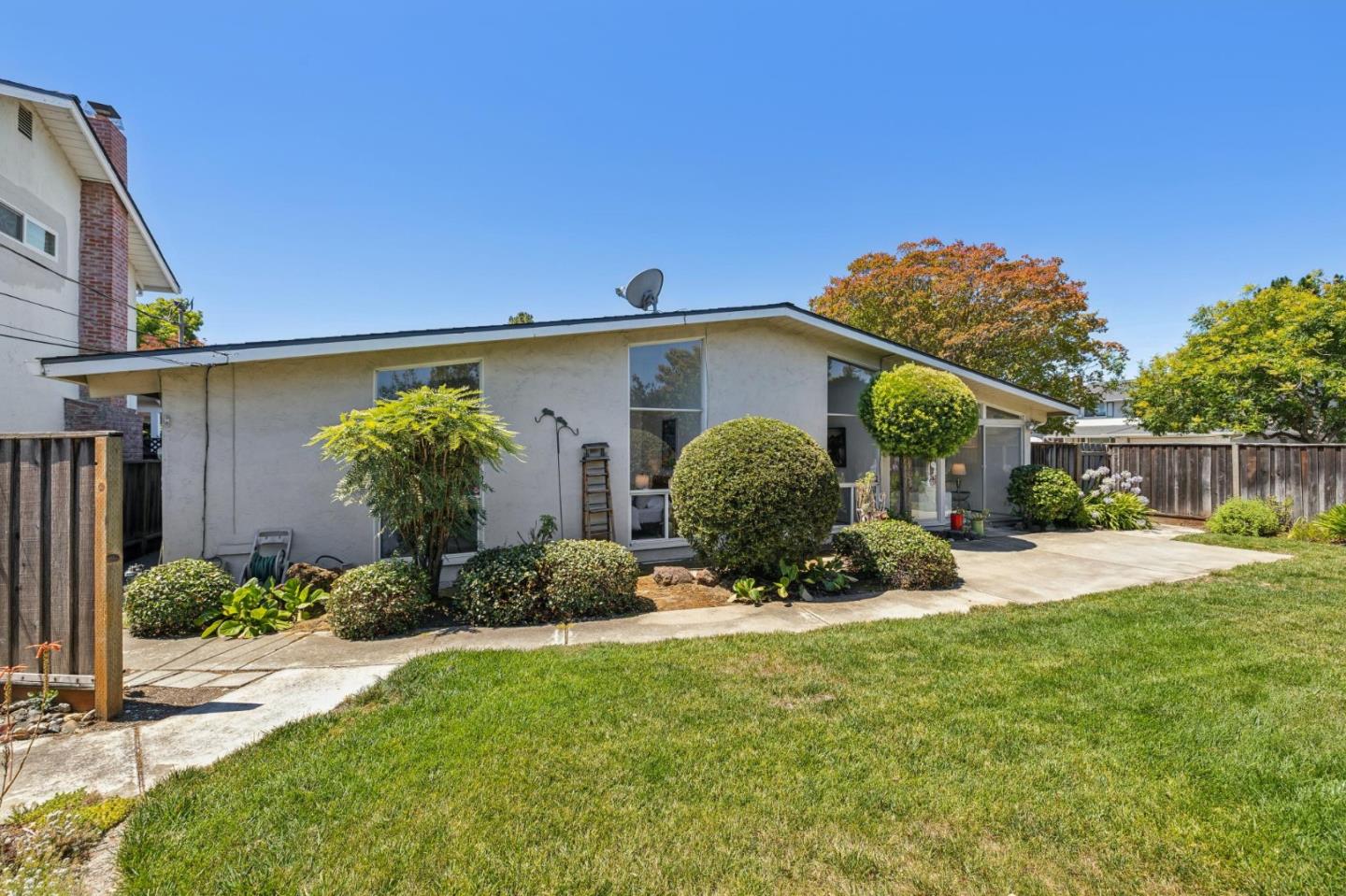 5573 Bigoak Drive