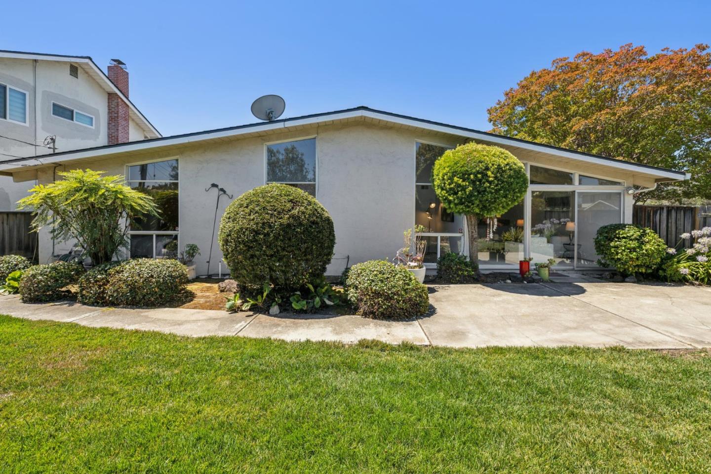 5573 Bigoak Drive