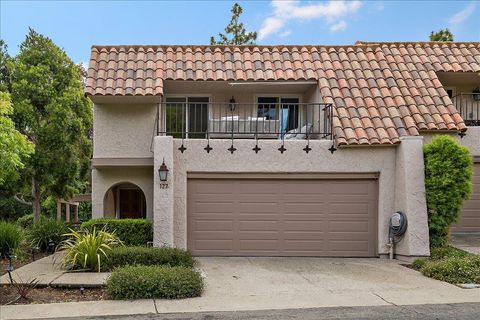 Photo of 127 Puesta Del Sol, LOS GATOS, CA 95032 (MLS # ML82043801)