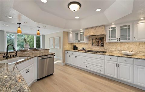 Tiny photo for 127 Puesta Del Sol, LOS GATOS, CA 95032 (MLS # ML82043801)
