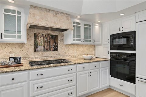 Tiny photo for 127 Puesta Del Sol, LOS GATOS, CA 95032 (MLS # ML82043801)