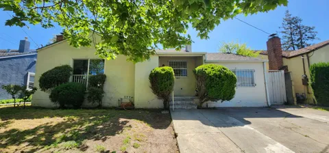 300 Catron Drive, Oakland, CA 94603 - #: ML82003268