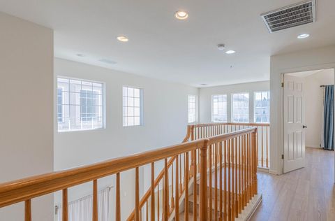 Tiny photo for 980 Longfellow Drive, Salinas, CA 93906 (MLS # ML82037964)