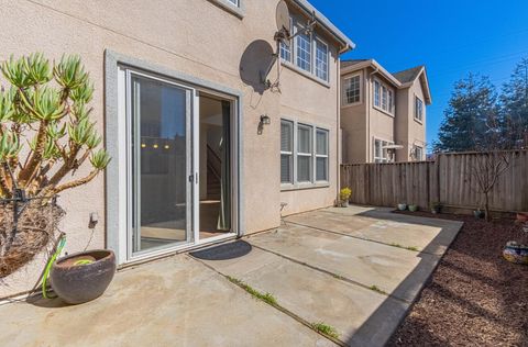 Tiny photo for 980 Longfellow Drive, Salinas, CA 93906 (MLS # ML82037964)