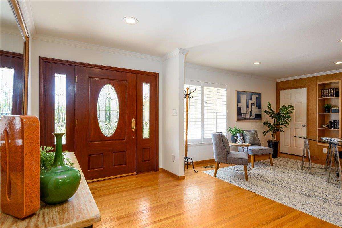 1027 EDMONDS Court
