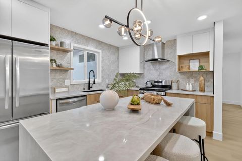 Tiny photo for 903 Lanewood Drive, San Jose, CA 95125 (MLS # ML82029700)