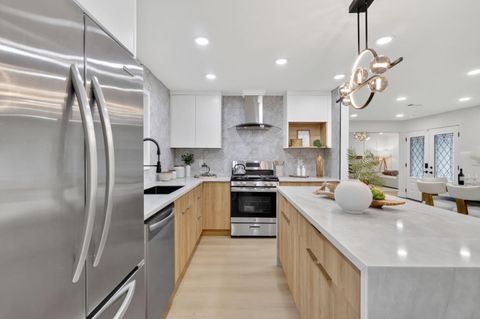 Tiny photo for 903 Lanewood Drive, San Jose, CA 95125 (MLS # ML82029700)