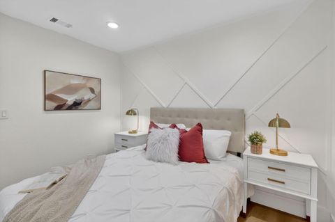 Tiny photo for 903 Lanewood Drive, San Jose, CA 95125 (MLS # ML82029700)