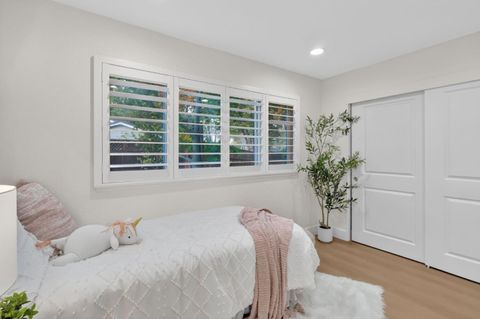 Tiny photo for 903 Lanewood Drive, San Jose, CA 95125 (MLS # ML82029700)