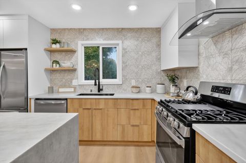 Tiny photo for 903 Lanewood Drive, San Jose, CA 95125 (MLS # ML82029700)