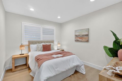 Tiny photo for 903 Lanewood Drive, San Jose, CA 95125 (MLS # ML82029700)