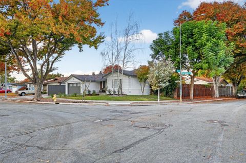 Tiny photo for 903 Lanewood Drive, San Jose, CA 95125 (MLS # ML82029700)