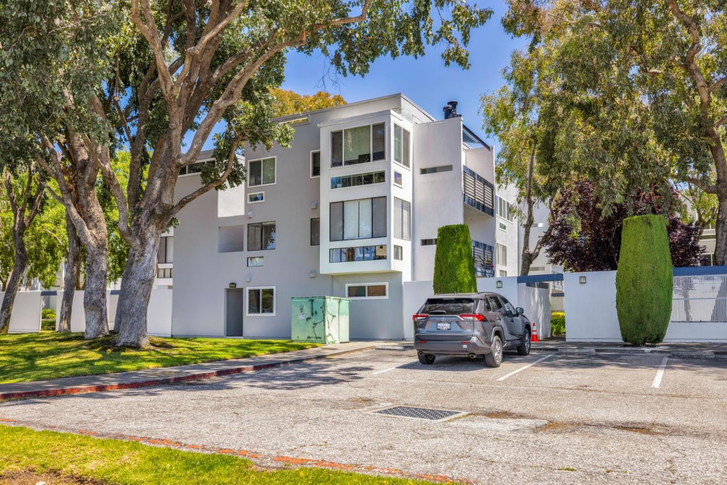 1033 Shell Boulevard 7