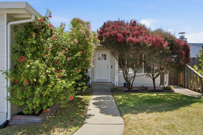 1546 Maxine Avenue