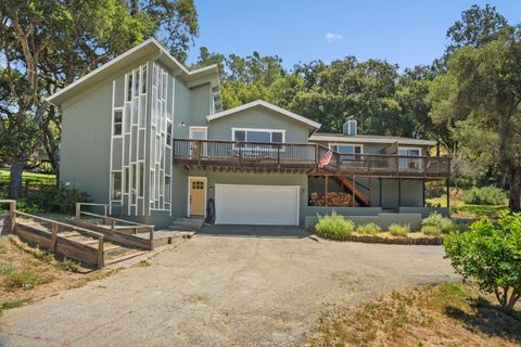 Photo of 2479 Tuckahoe Terrace, ROYAL OAKS, CA 95076 (MLS # ML82043275)