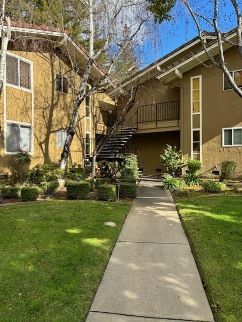 Photo of 420 Alberto Way #5, Los Gatos, CA 95032 (MLS # ML82025901)