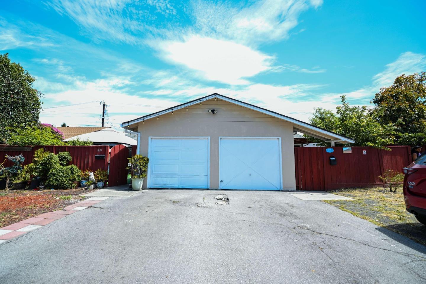 872 - 874 San Junipero Drive