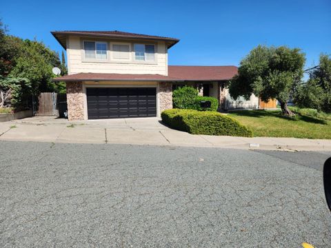 Photo of 100 Yellowood Place, PITTSBURG, CA 94565 (MLS # ML82040748)