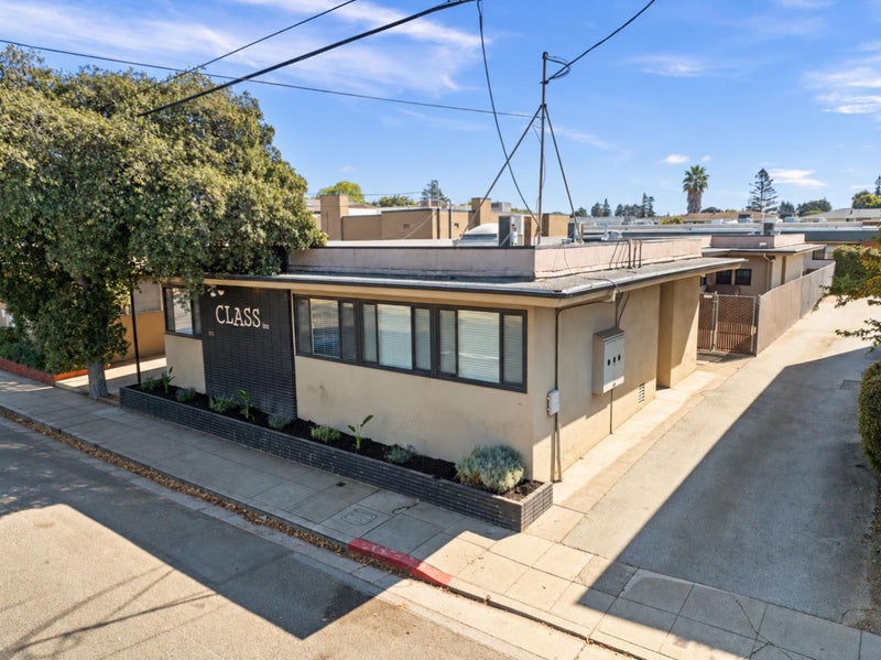 422 Peninsula Avenue