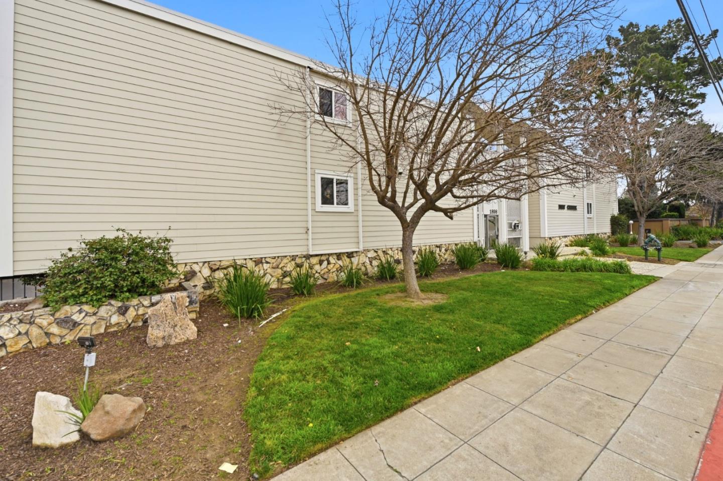 1898 Meridian Avenue 24