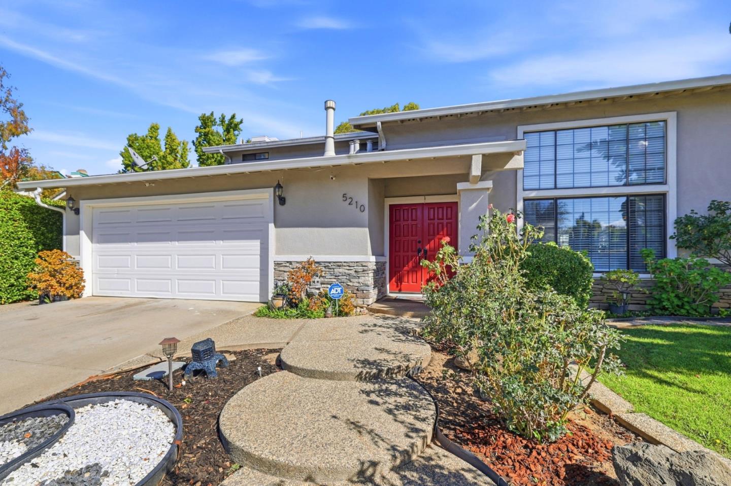 5210 Rooster Drive