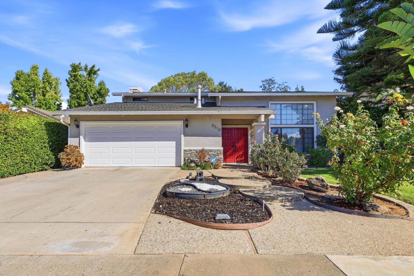 5210 Rooster Drive
