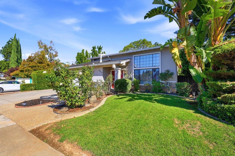 5210 Rooster Drive