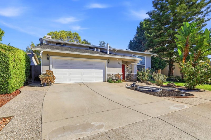 5210 Rooster Drive