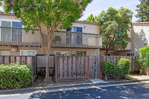 Photo of 103 Missiion DR, EAST PALO ALTO, CA 94303 (MLS # ML82050238)
