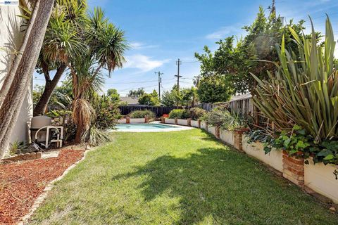 Tiny photo for 35924 Nicolet Court, FREMONT, CA 94536 (MLS # ML82052095)