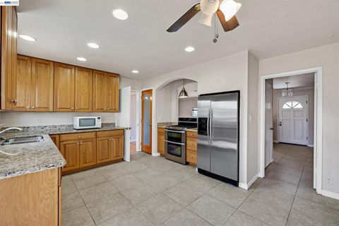 Tiny photo for 35924 Nicolet Court, FREMONT, CA 94536 (MLS # ML82052095)
