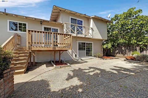 Tiny photo for 35924 Nicolet Court, FREMONT, CA 94536 (MLS # ML82052095)
