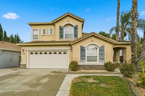 Photo of 2405 Summerlin Drive, MODESTO, CA 95356 (MLS # ML82026956)