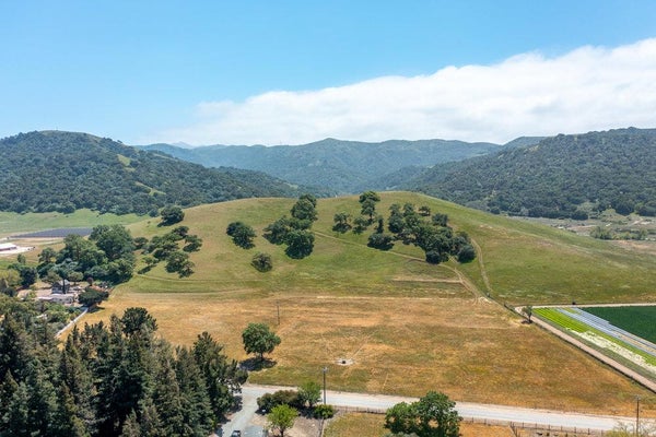 333 MISSION VINEYARD RD, SAN JUAN BAUTISTA, CA 95045 - Image 729da97c7a18b0f692d7ecf22fcd0a0a/3128500403