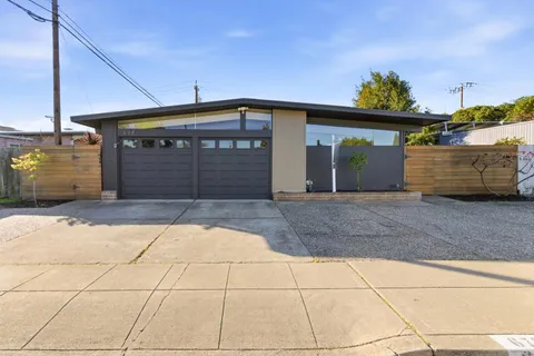 678 Connie Avenue, San Mateo, CA 94402 - #: ML82037348