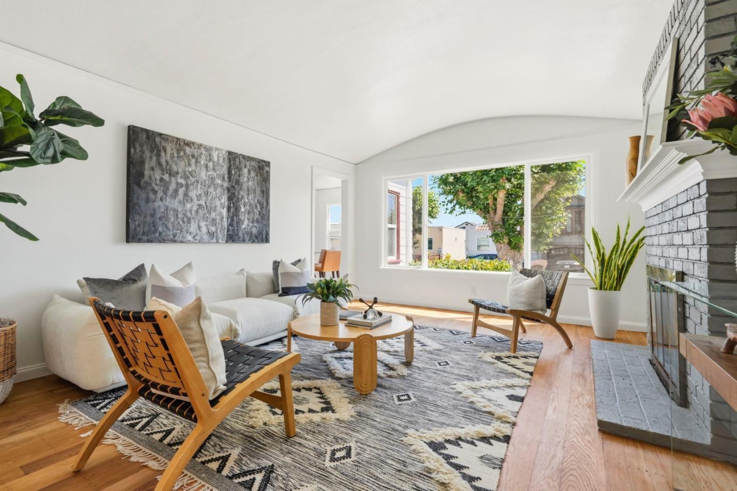 527 Poplar Avenue