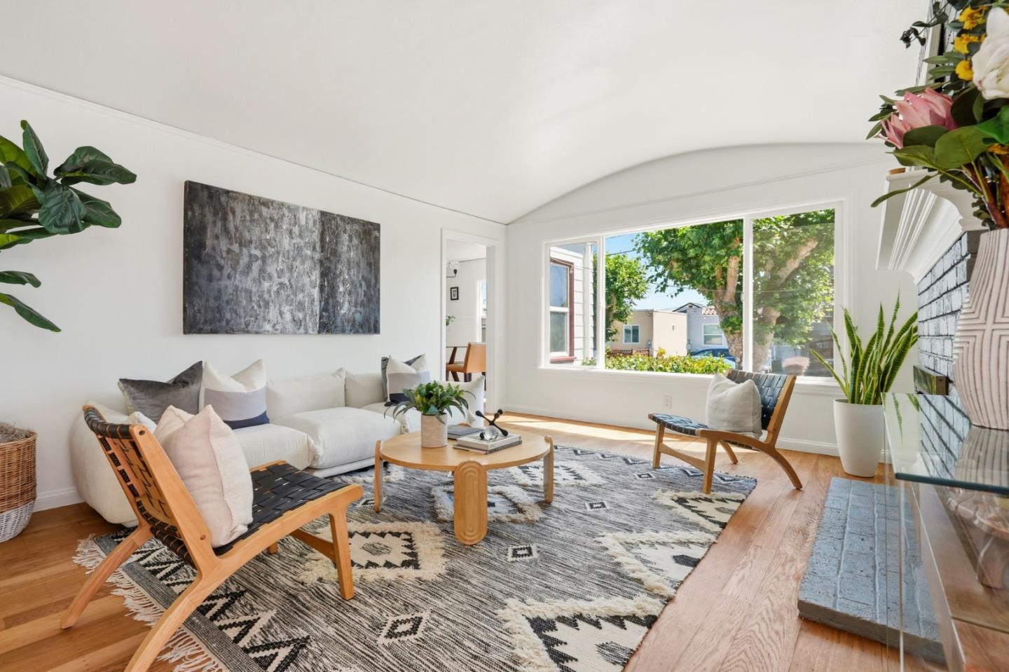 527 Poplar Avenue