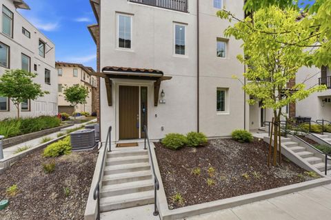 Photo of 3078 Empoli Lane #5, SAN JOSE, CA 95136 (MLS # ML82043984)