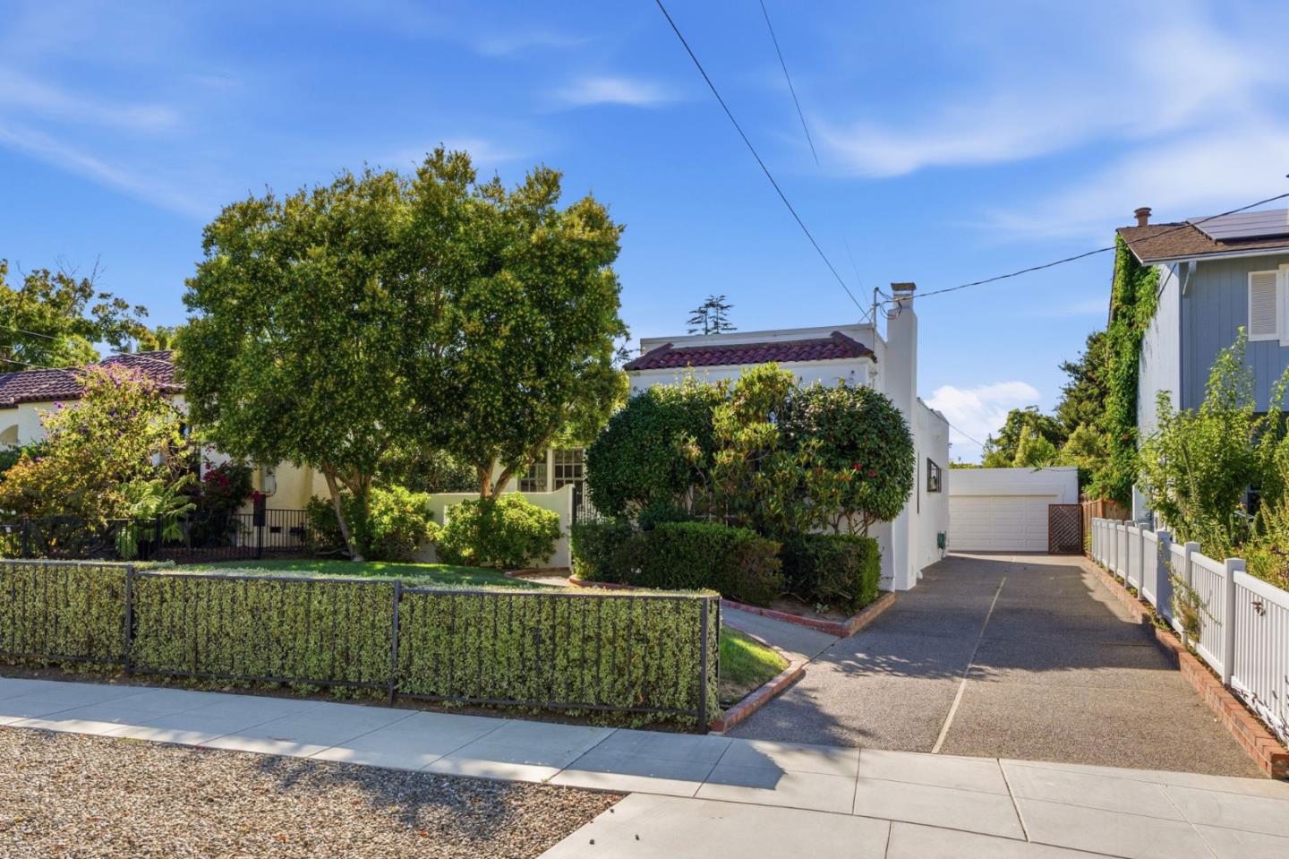 1612 Easton Drive