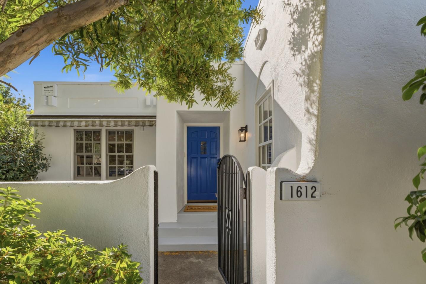1612 Easton Drive