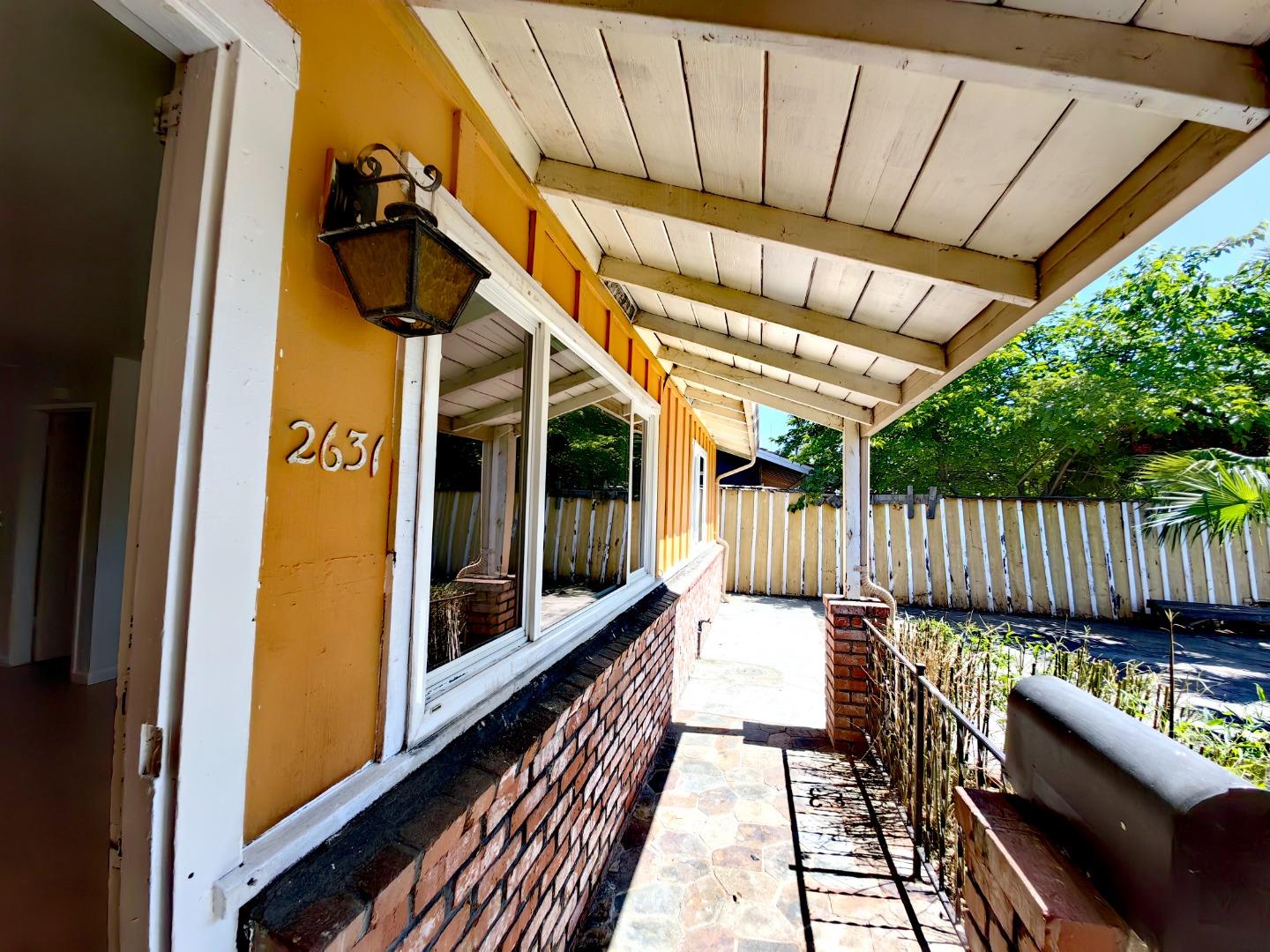 2631 Lombard