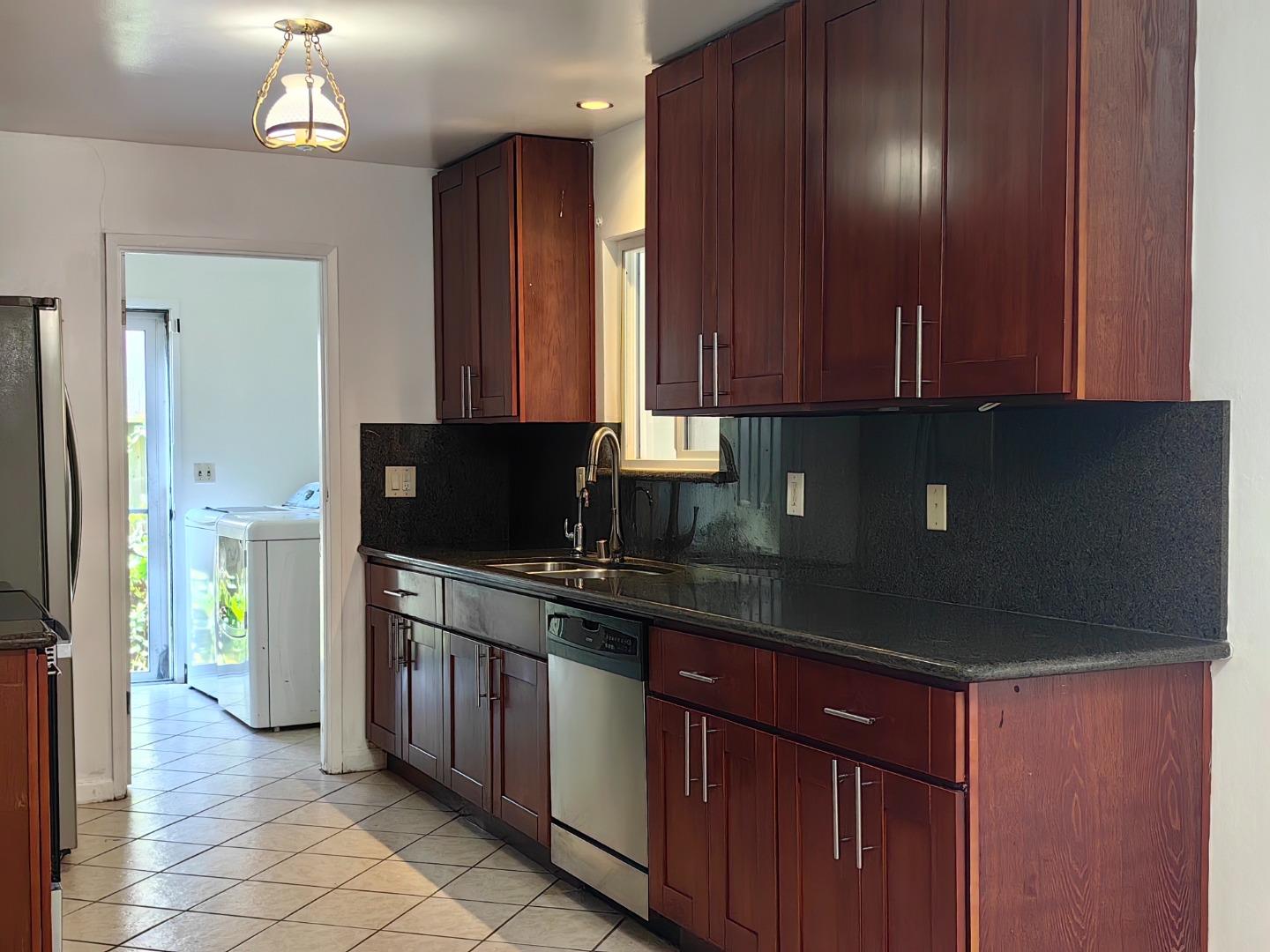 2631 Lombard