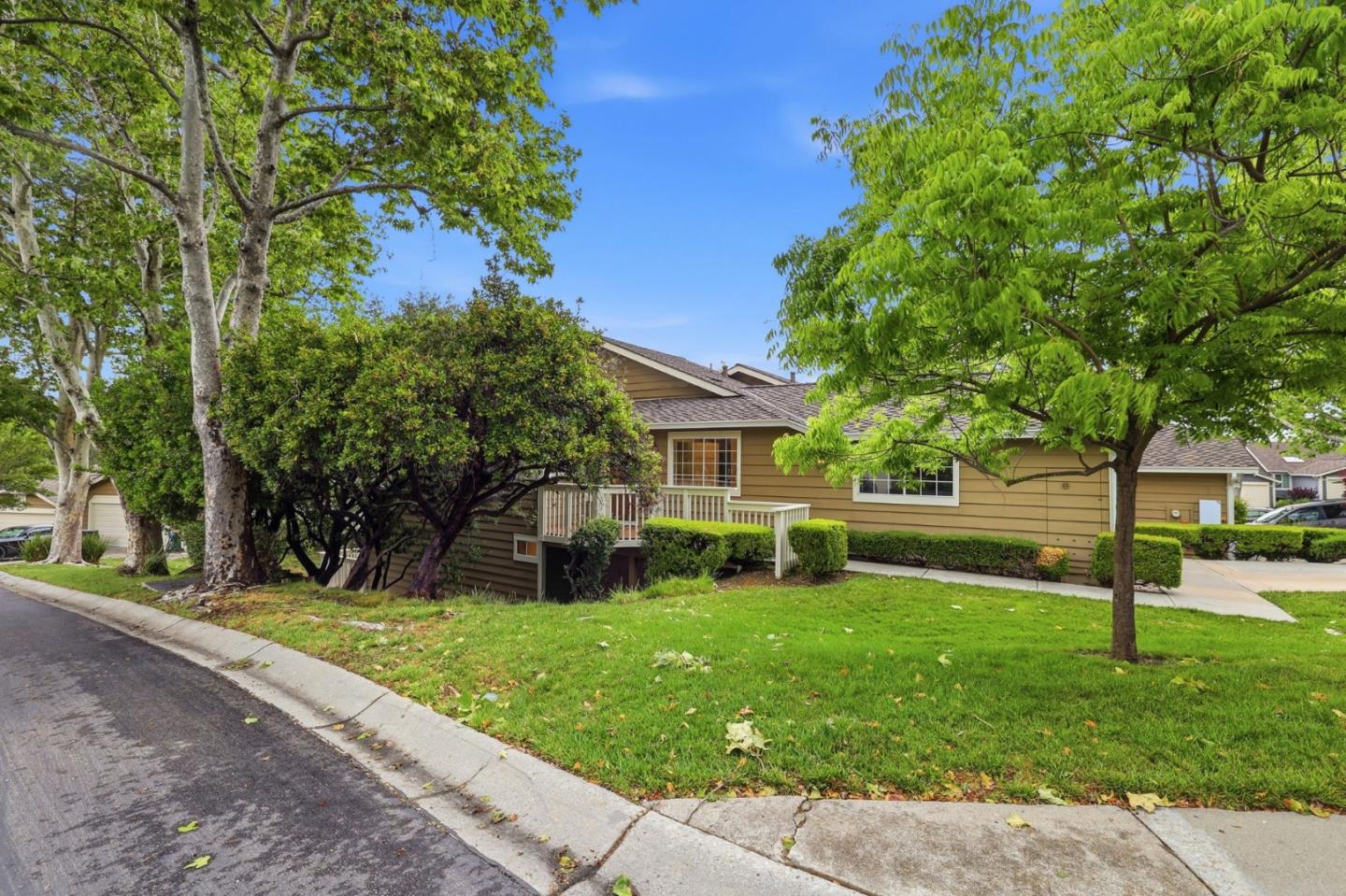 1222 Linder Hill Lane